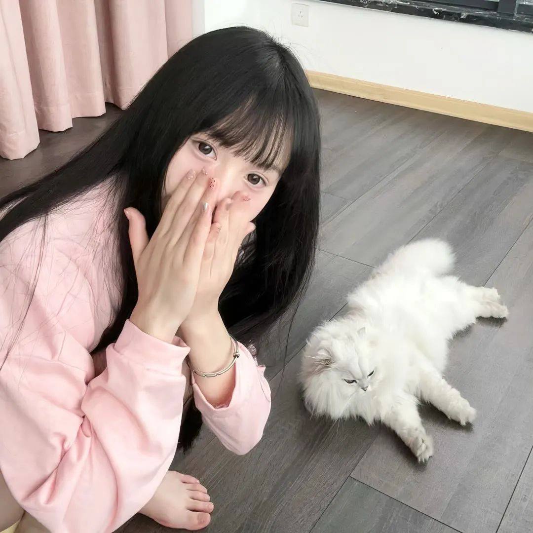 猫咪成精现场：会开门还会偷零食 - 4d私人影院